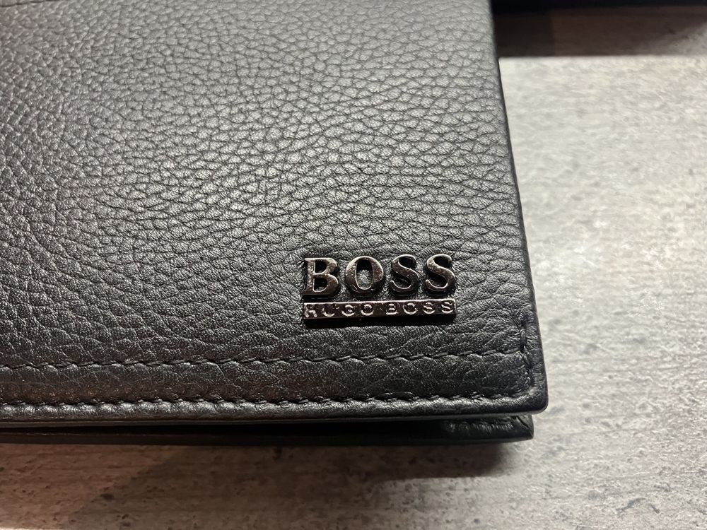 Hugo Boss skórzany męski portfel Nowy