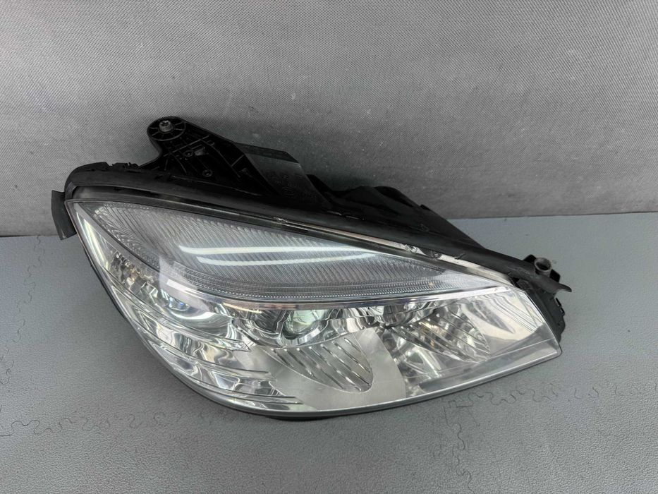 Mercedes C W204 Lampa Przód Przednia Prawa H7 Europa IGŁA