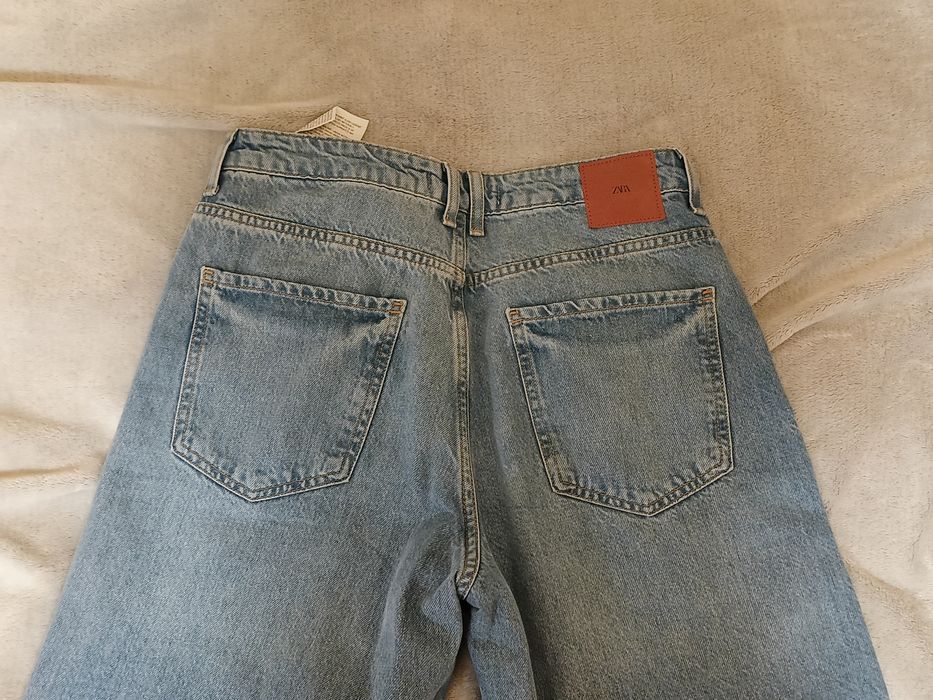 Джинси Zara . В розмірі М