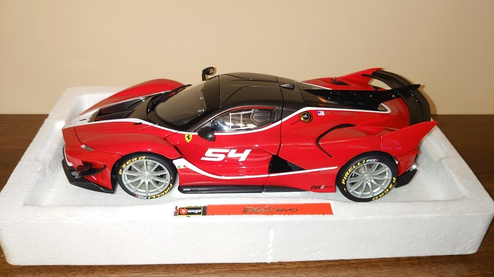 Burago Ferrari Fxx K Evo #54, 1:18 Bburago