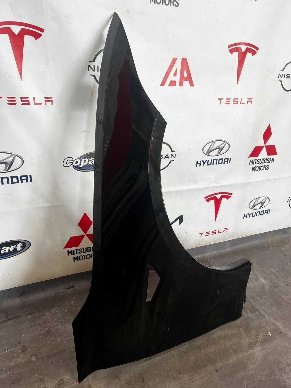 Крило праве Tesla Model S Plaid 2021 2022 2023 2024