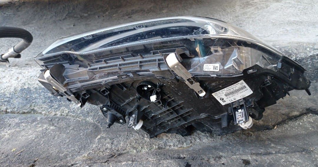 Farol xenon direto BMW serie 5, 2020