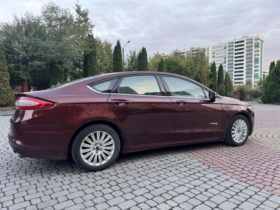 Орнедна авто Ford Fusion Hybrid  автомат