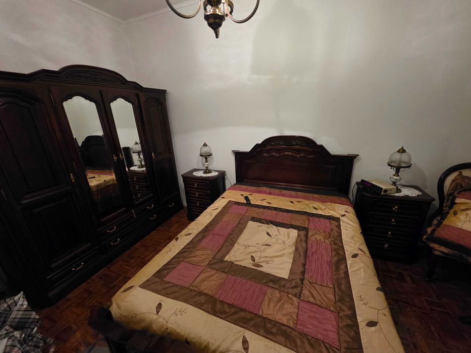 Quarto em Mogno maciço como novo