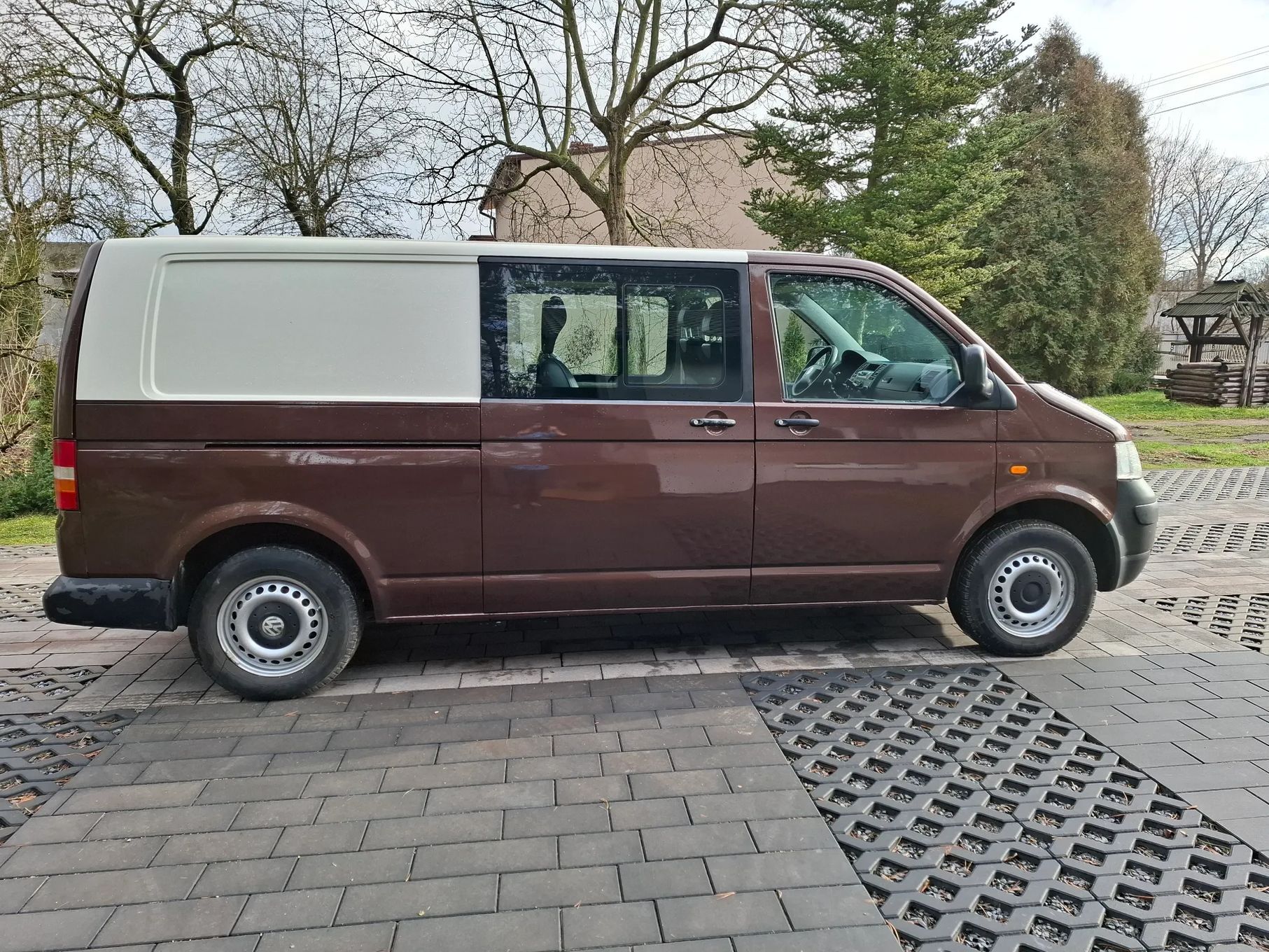 Volkswagen Transporter VW Transporter T5 2003r. 2.5 TDI 6os. VAT1