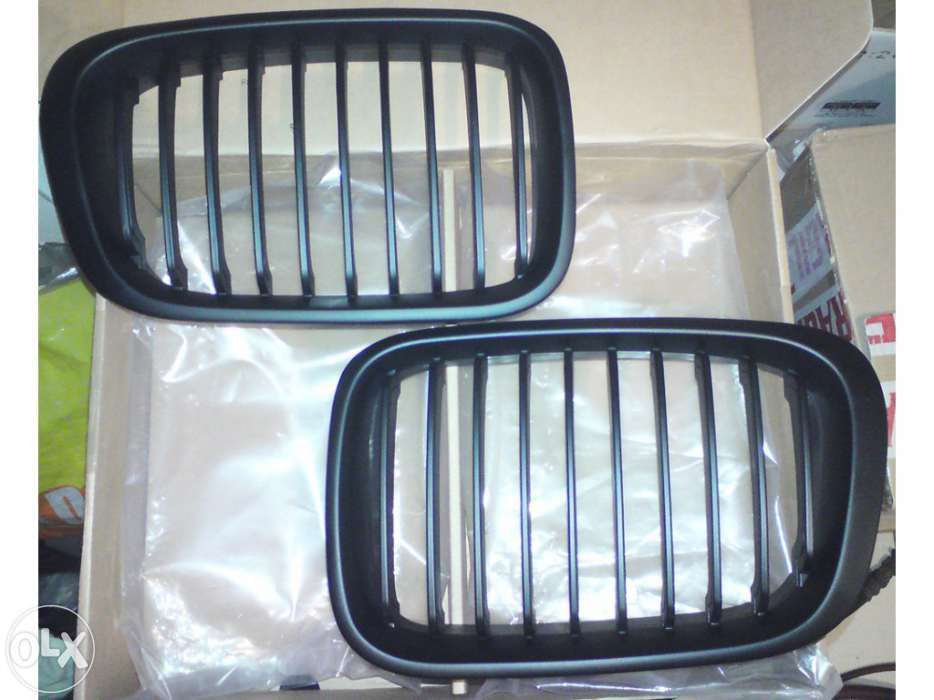 Grelhas em preto BMW E46 320d, 316i, compact, etc, de 98 a 01