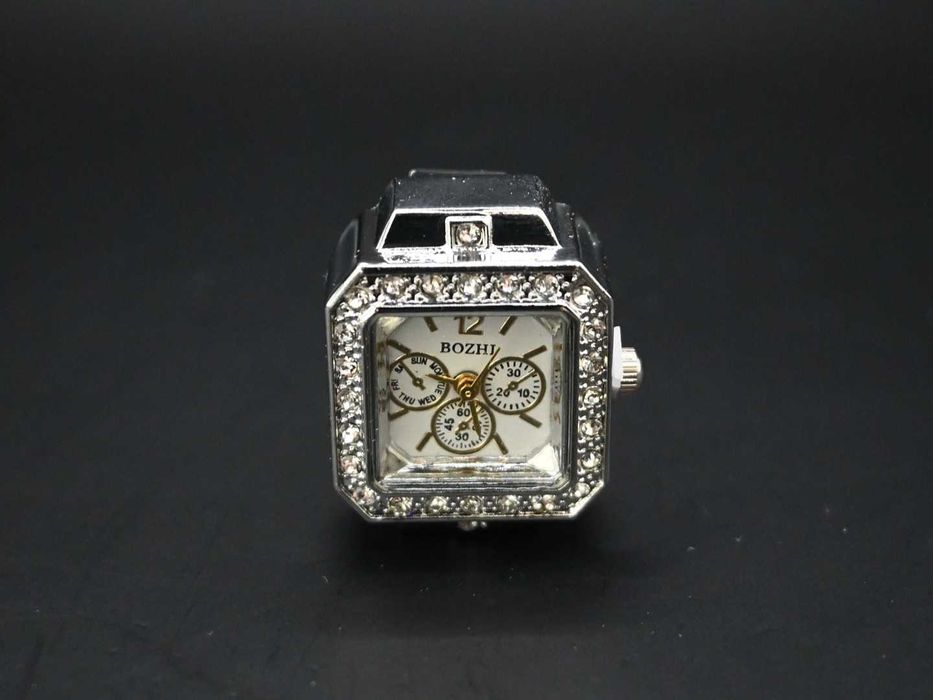 Srebrny Sygnet Mini Zegarek Kwarcowy z Cyrkonią - Idealny Prezent!