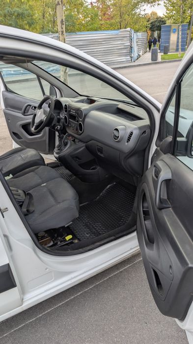 Продам Peugeot Partner 2011 Срочно! Торг