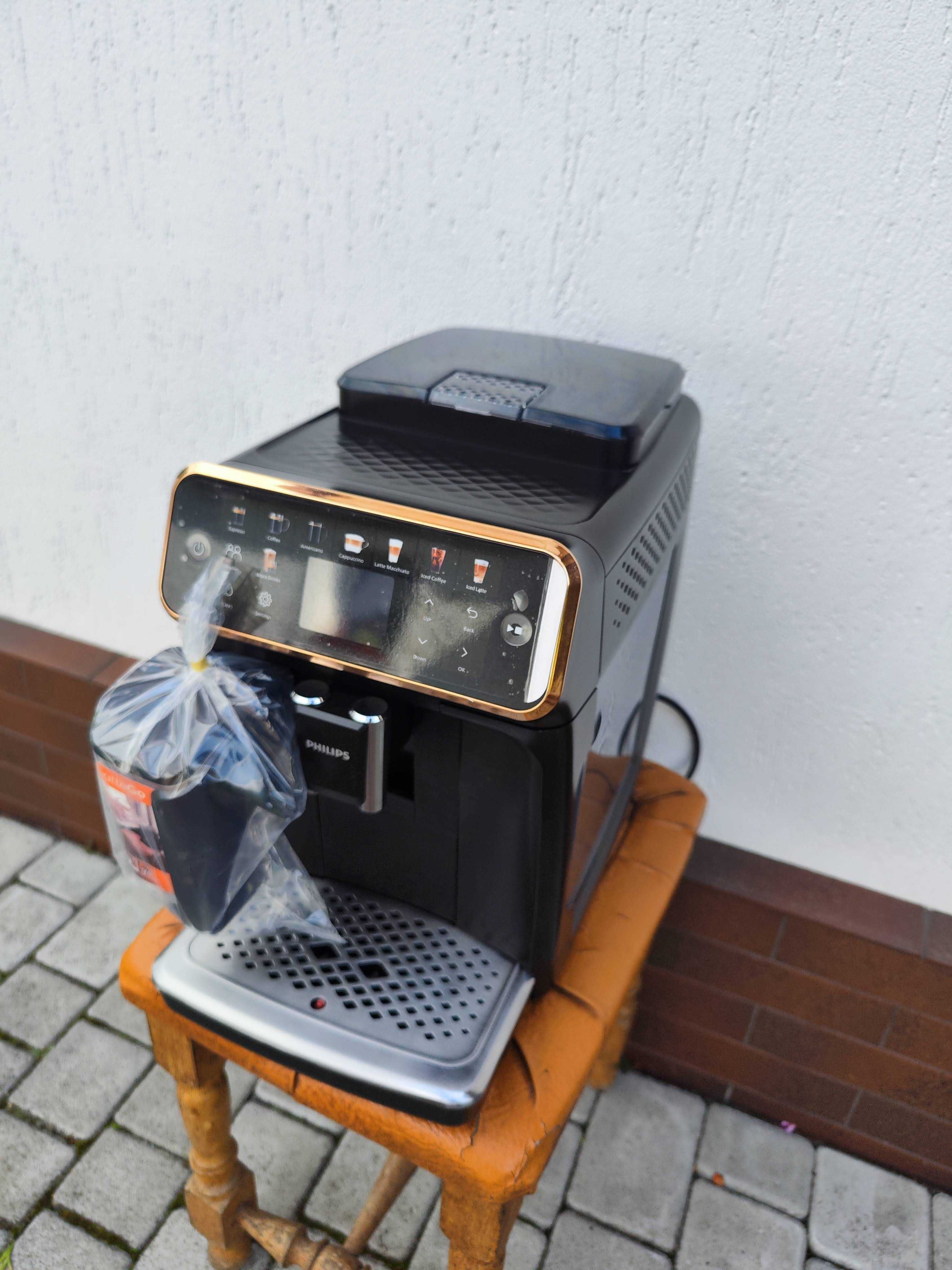 Кавомашина кофемашина Philips Series 5500 Lattego