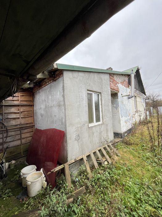 Продам пів будинку