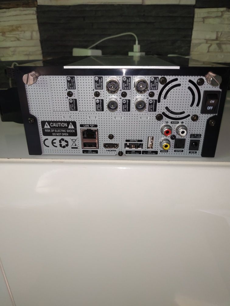 Xtrend ET 8500 tuner DVB-T2,DVB-C,DVB-S