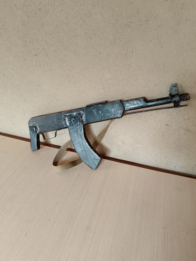 Автомат деревянный