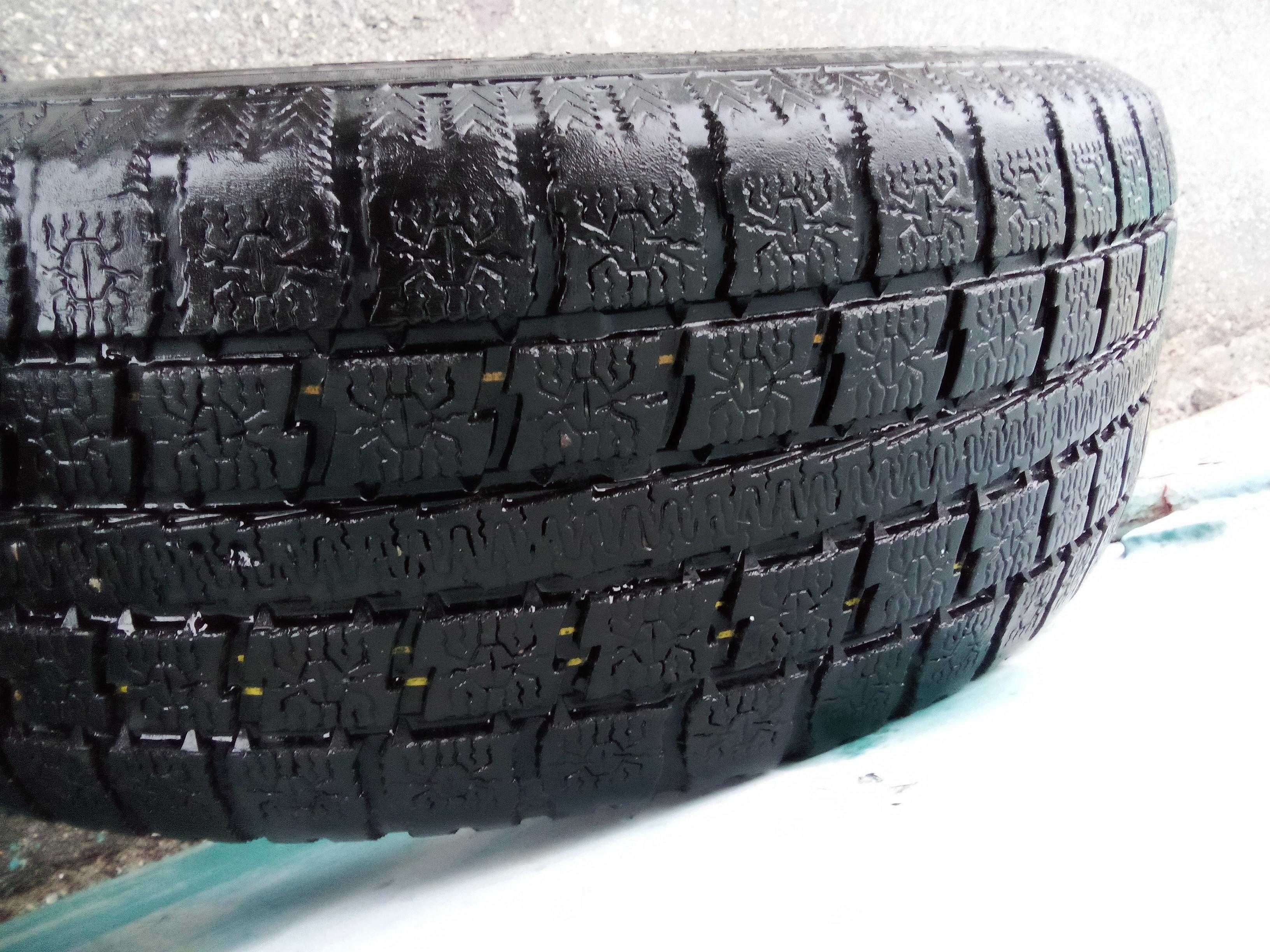 Колеса зимові 205/60 R16 Toyo