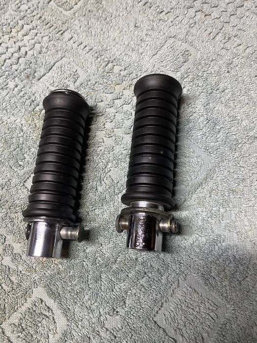 Підніжки для мотоцикла