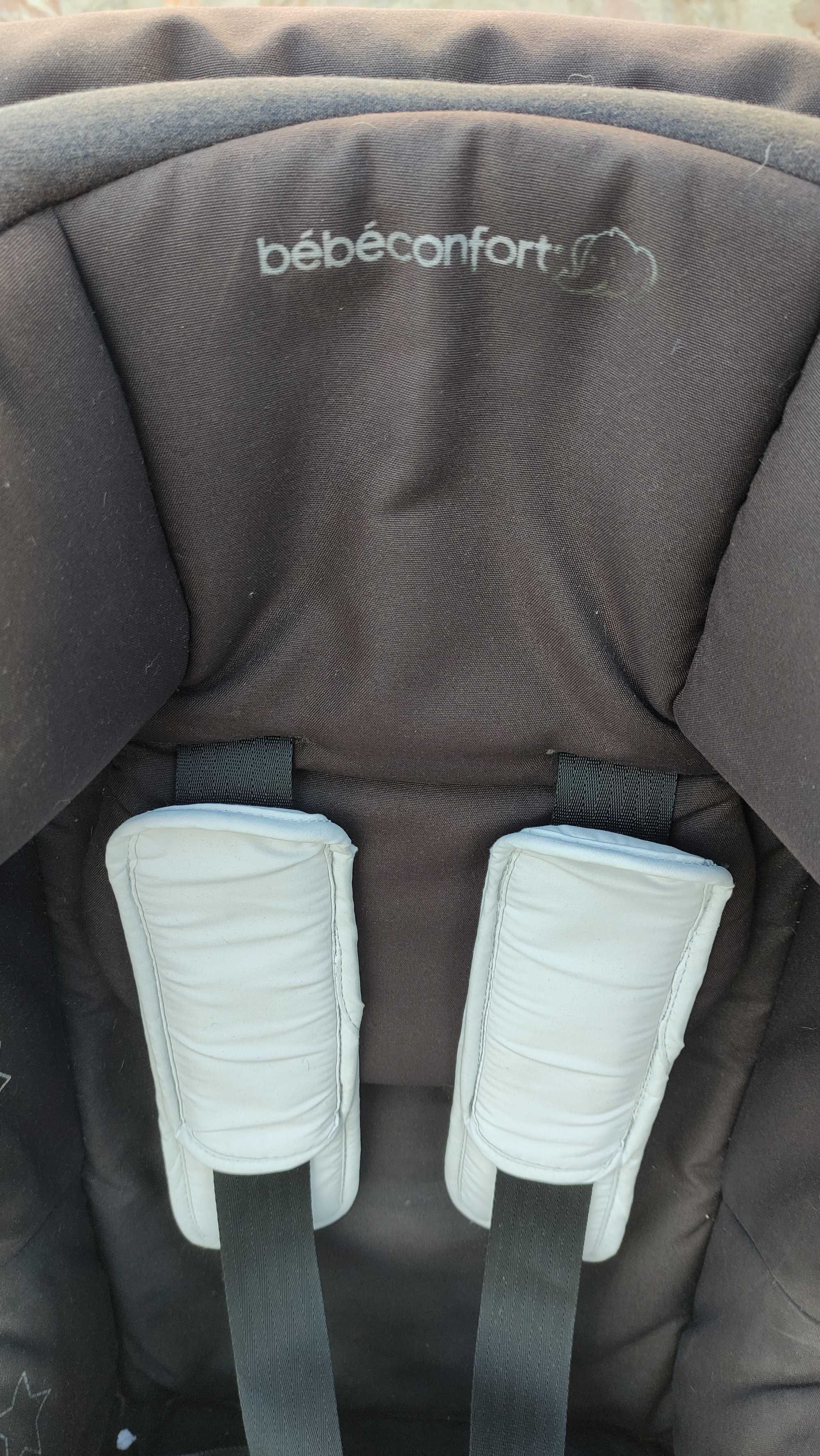 Cadeira auto rotativa Axiss da Bebe Confort