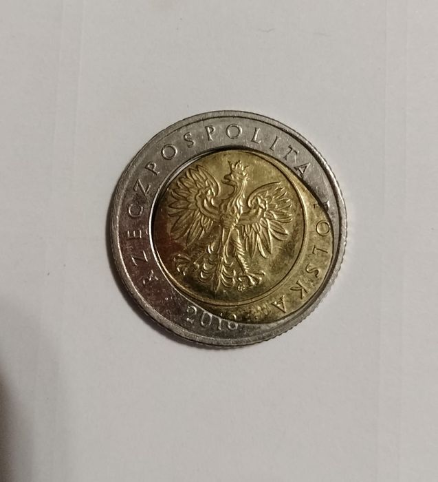 Destrukt 5 złotych z 2018 roku.