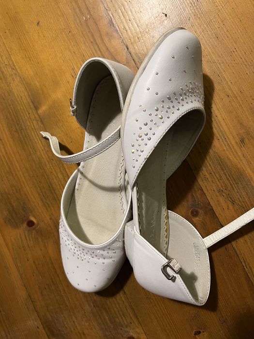 Buty konunijne białe do komuni 35 Nelly Blu ccc