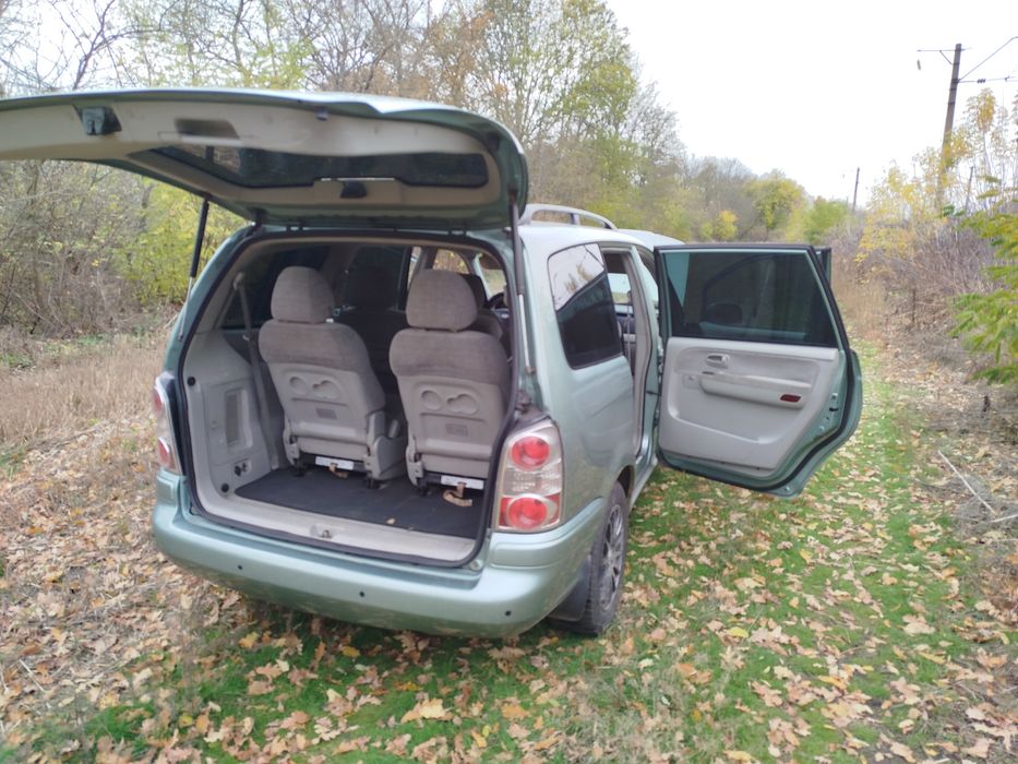 Продам надійного мінівена