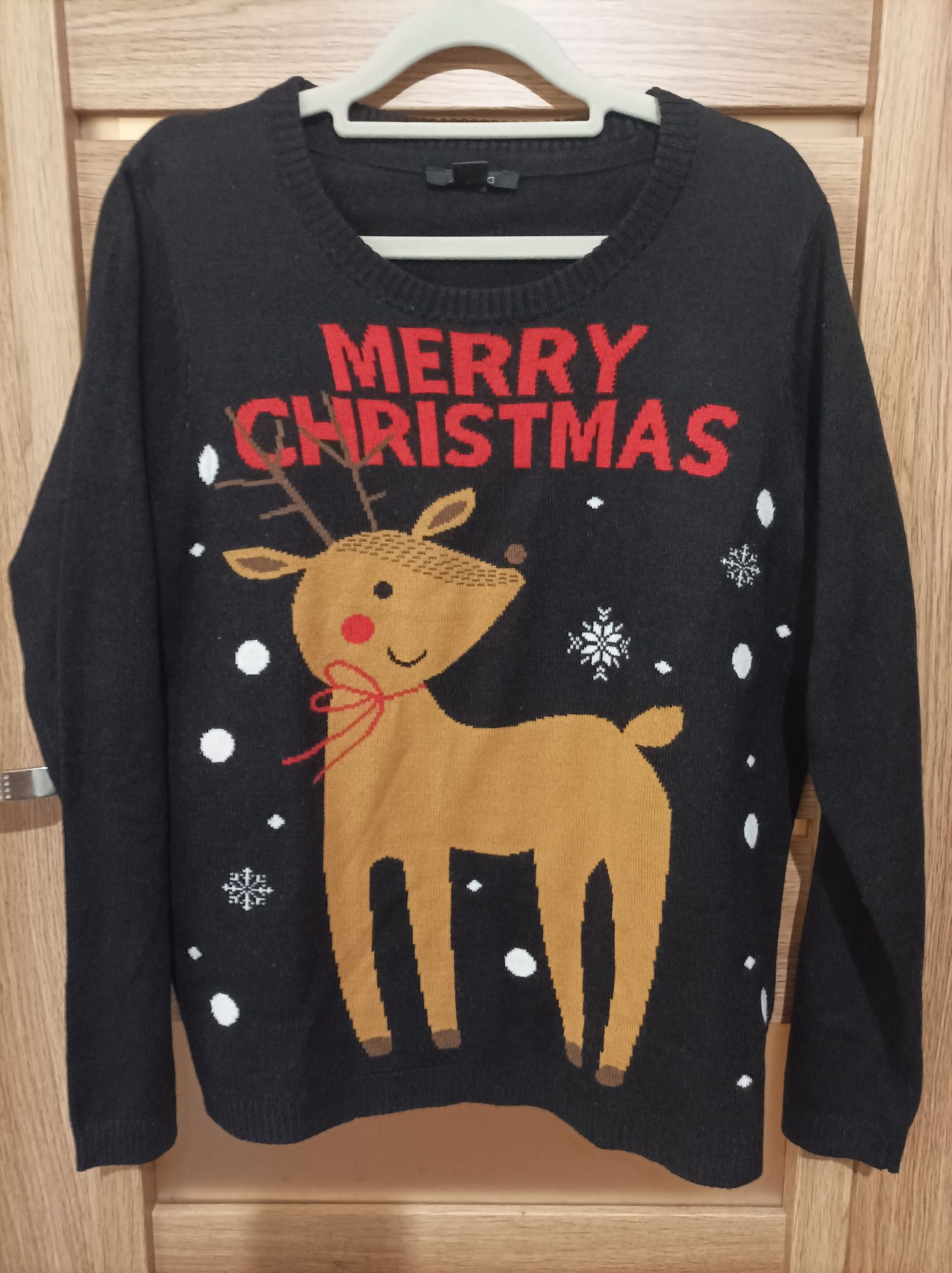 Sweter świąteczny idealny na Boże Narodzenie