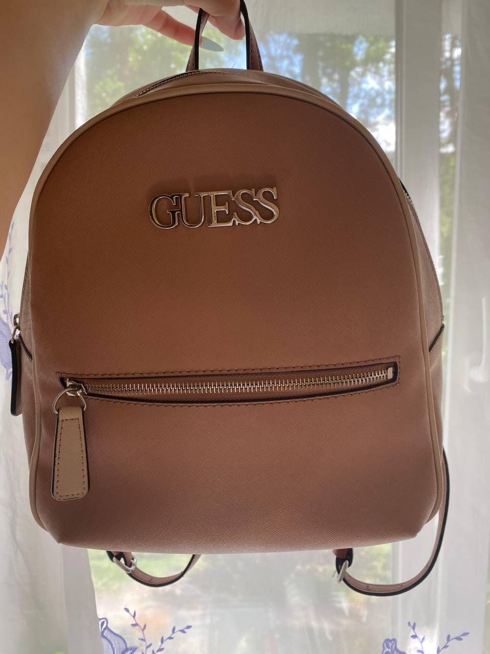 Продам рюкзак GUESS