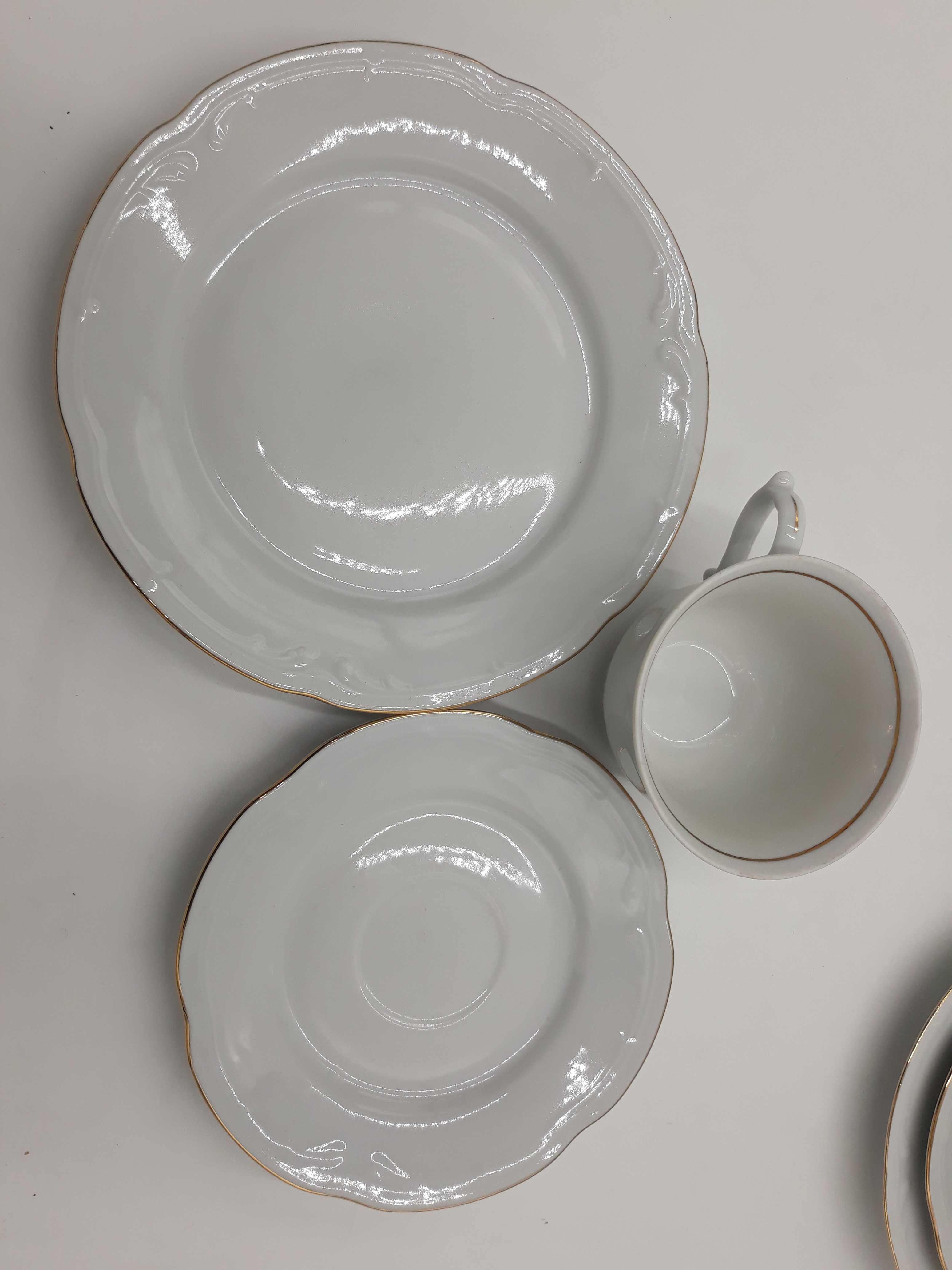 Filiżanki porcelanowa, spodek t. deserowy Włocławek, reliefy, złocenia