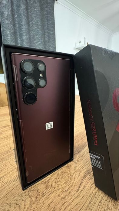 Samsung s22 ultra praticamente novo