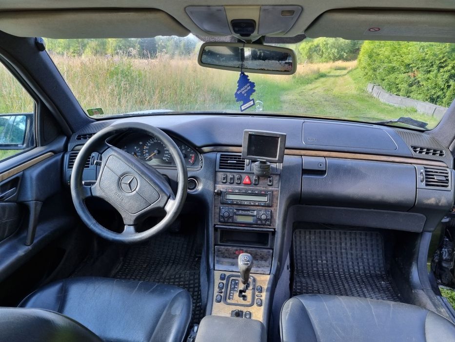 Mercedes Benz w210 e300td  drzwii kpl