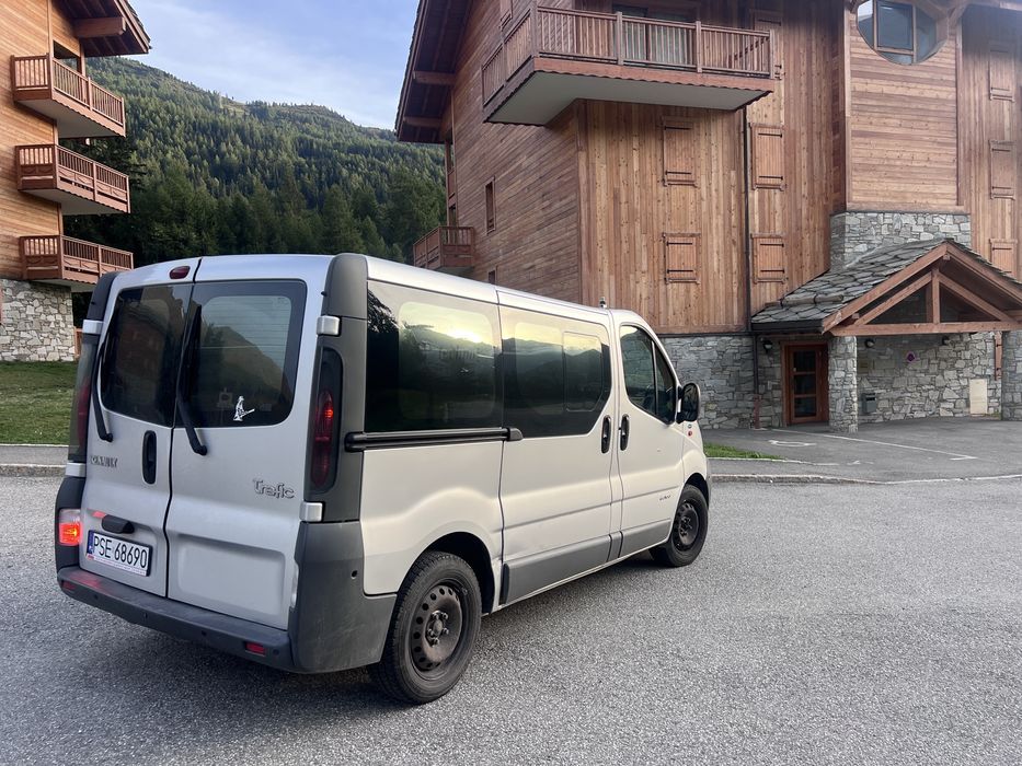 RENAULT TRAFIC 1.9 dCi 100 KM – 2004 6 osób, bus
