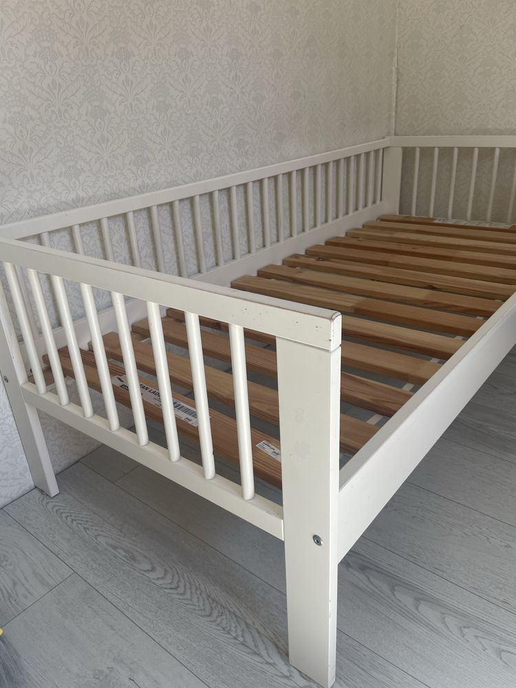 Дитяче ліжко ikea з матрасом