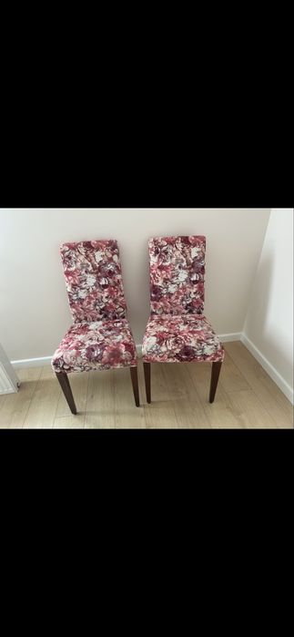 Стільці для вітальні або кухні