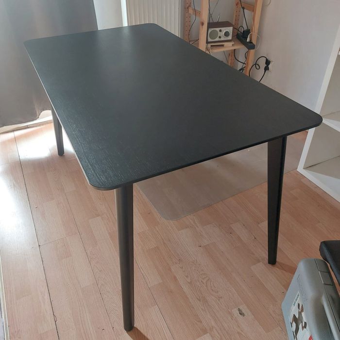 Czarne biurko/stół Lisabo Ikea