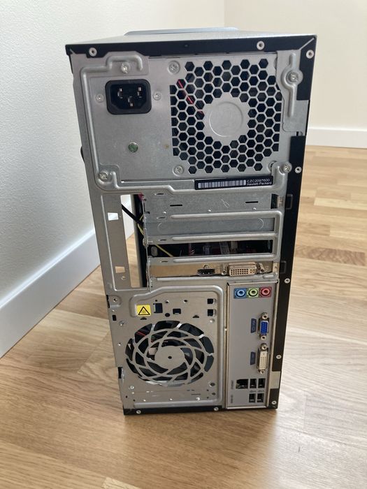 Komputer pc stacjonarny hp pavilion i3 4GB 250GB radeon wifi