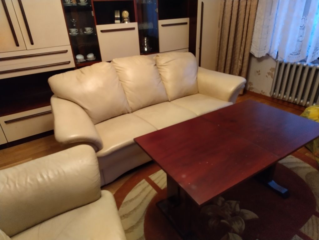 Zestaw wypoczynkowy KLER Fotel i dwie sofy jasna skóra