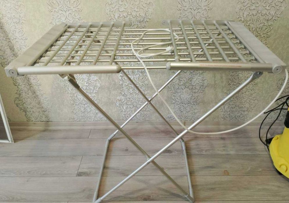 електросушарка з підігрівом для швидкого висушування одягу