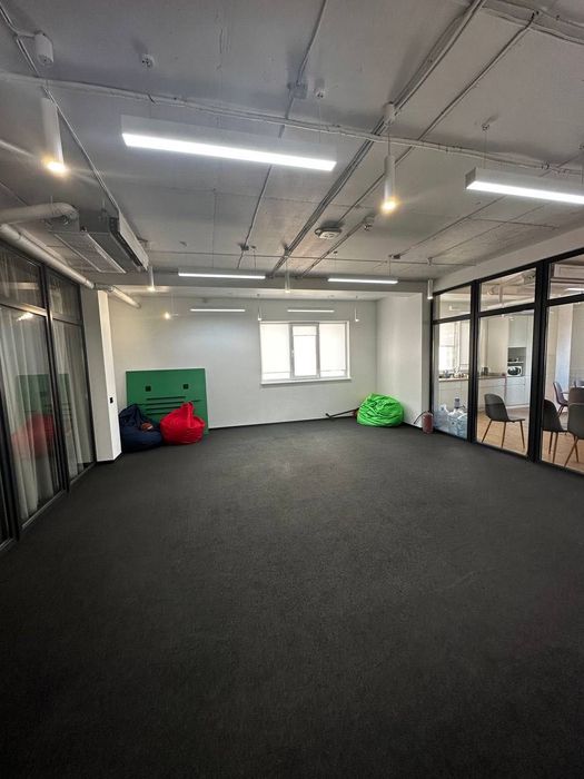 Оренда стильного офісу для ІТ 370 м2