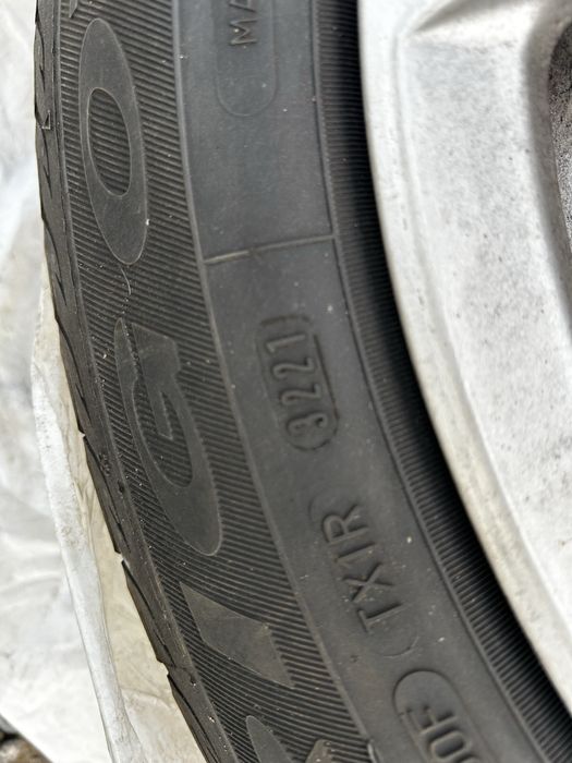 Felgi Audi z oponami zimowymi 205/55/16