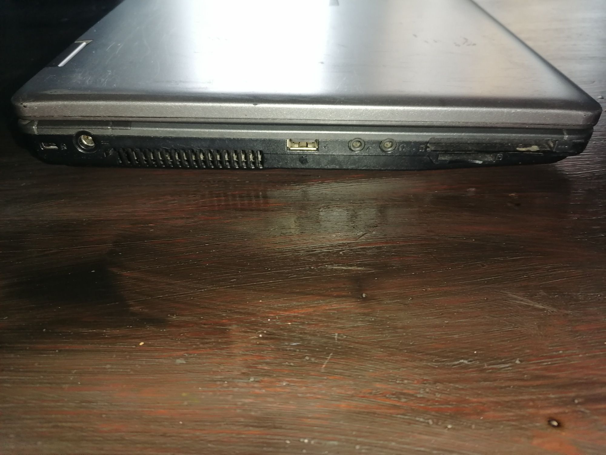 Laptop Fujitsu Espiro Mobile v5505