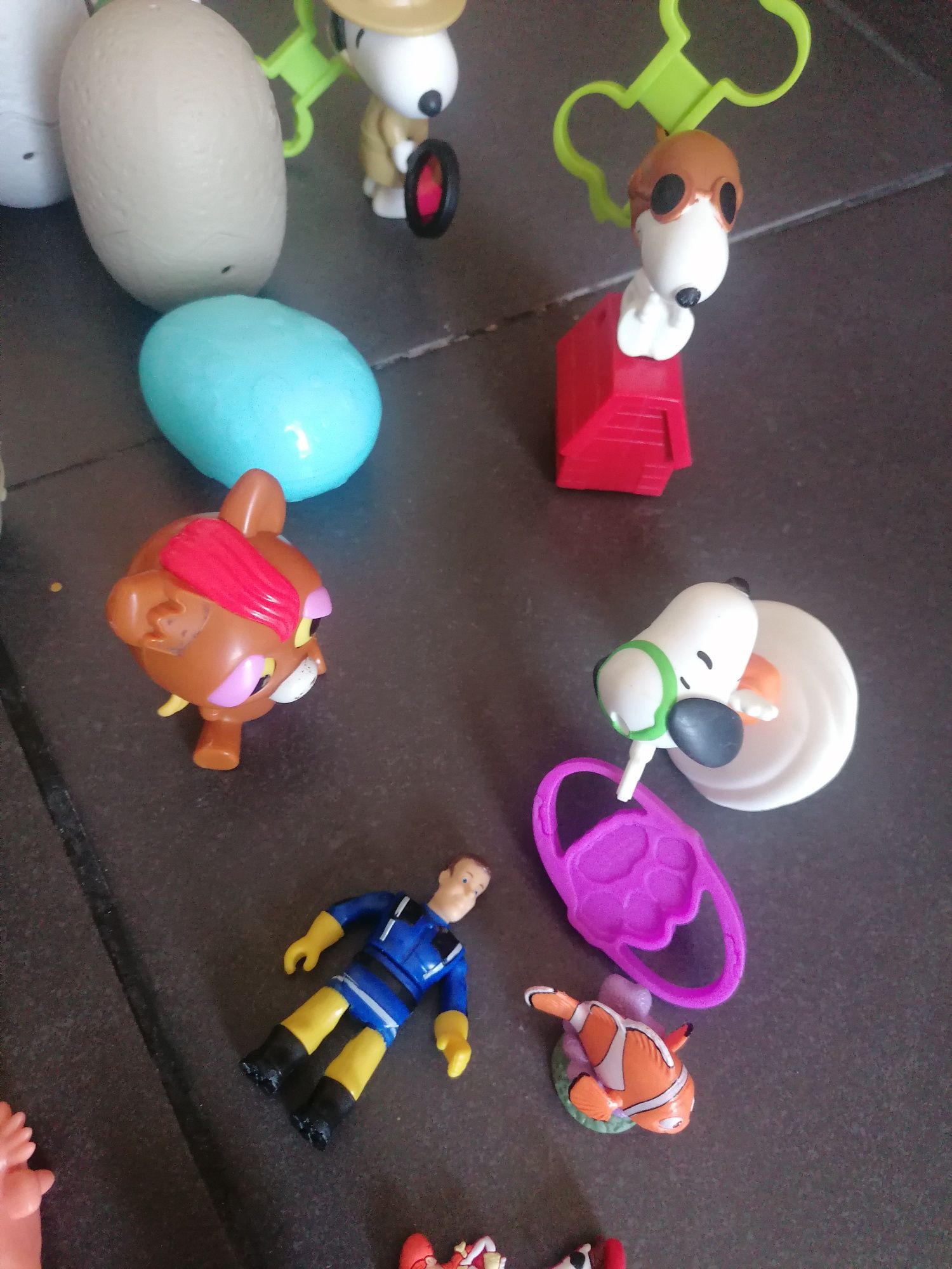 Brinquedos : McDonald's, looney tunes, snoopy : 70 unidades