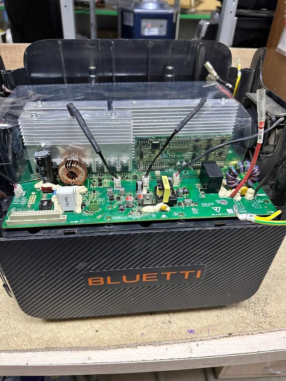 Ремонт зарядних станцій Bluetti