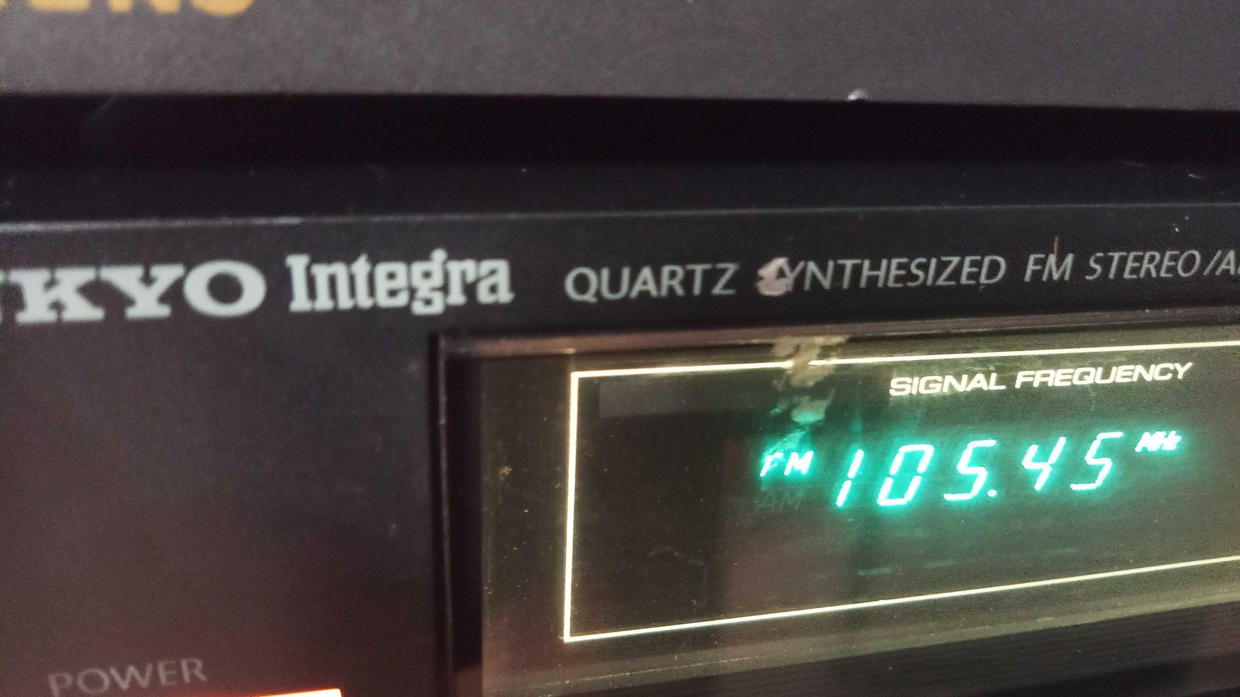 Tuner onkyo integra T 4250