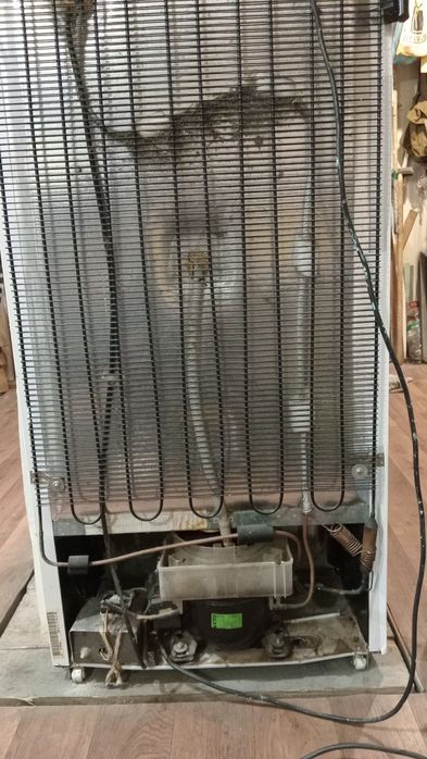 Двухкамерный рабочий холодильник Минск-Атлант.