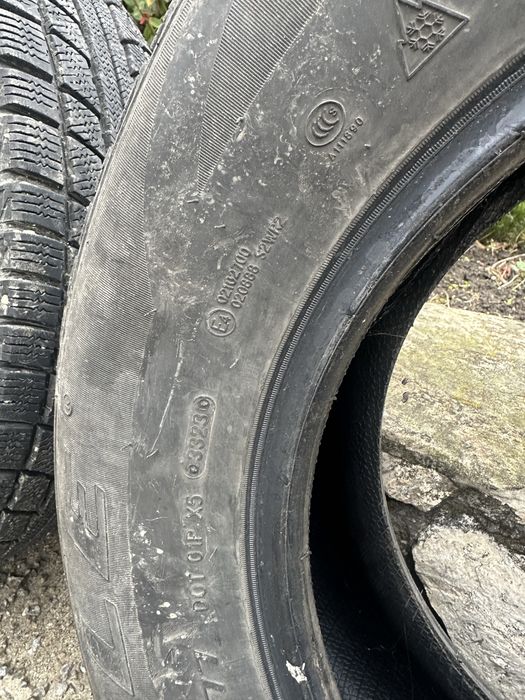 Зимові шини 225/70/R16