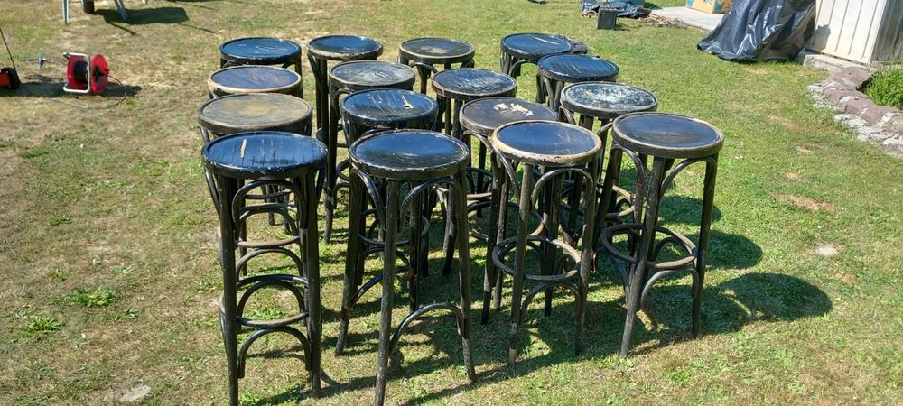 Krzesła ( hokej ) barowe do remontu 16 stuk 600 złotych