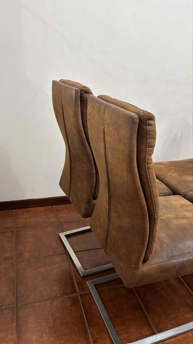 Conjunto mesa jantar com 4 cadeiras
