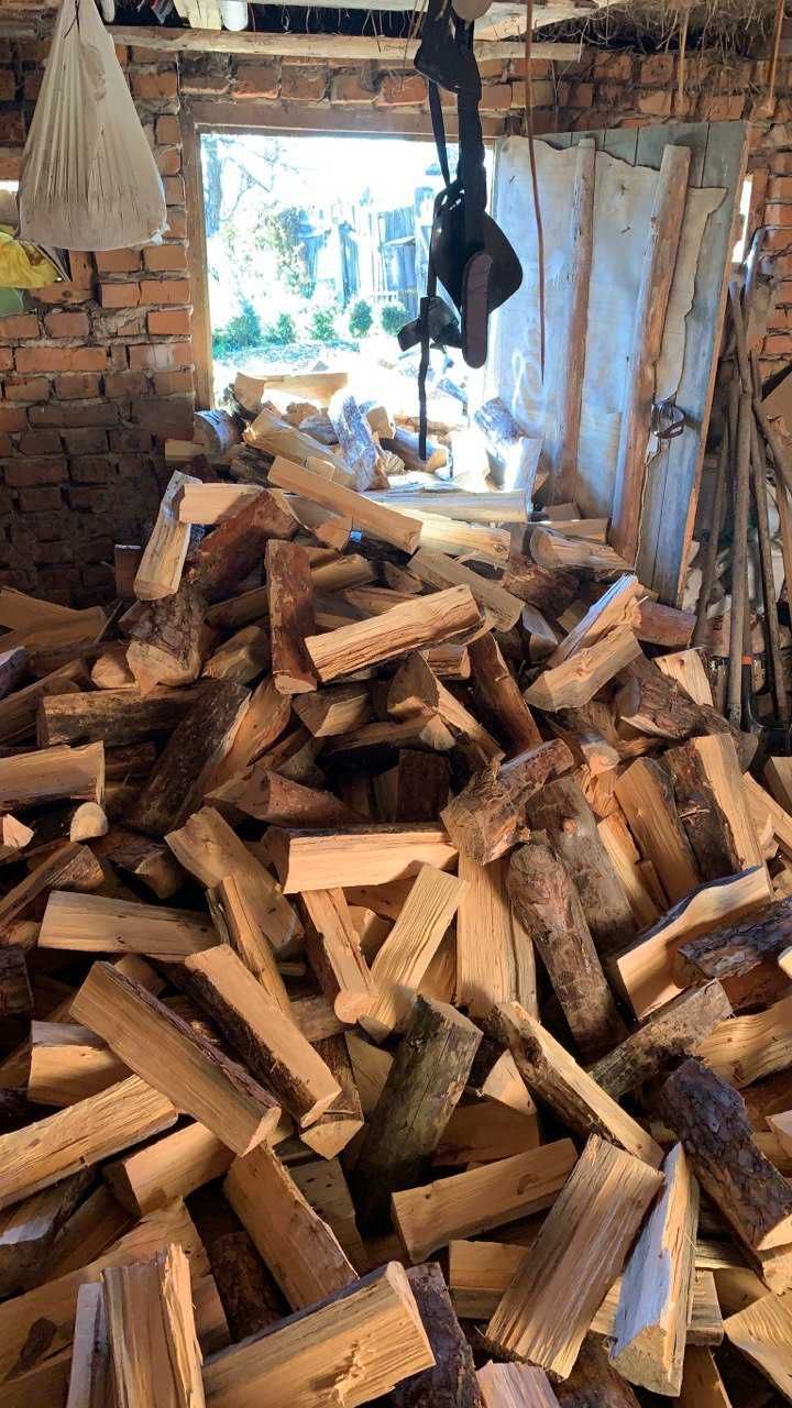 рубаю дрова , колю колоди, дуб , сосна ,  вільха .