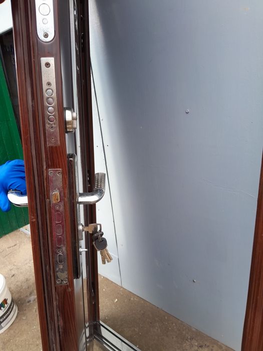 Двері вхідні (квартирні)