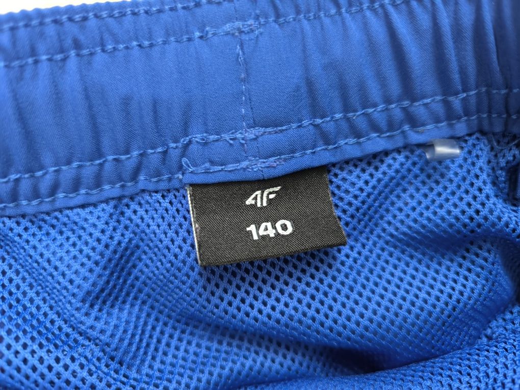 Spodenki sportowe 4F r. 140 szorty kąpielowe, strój na wf