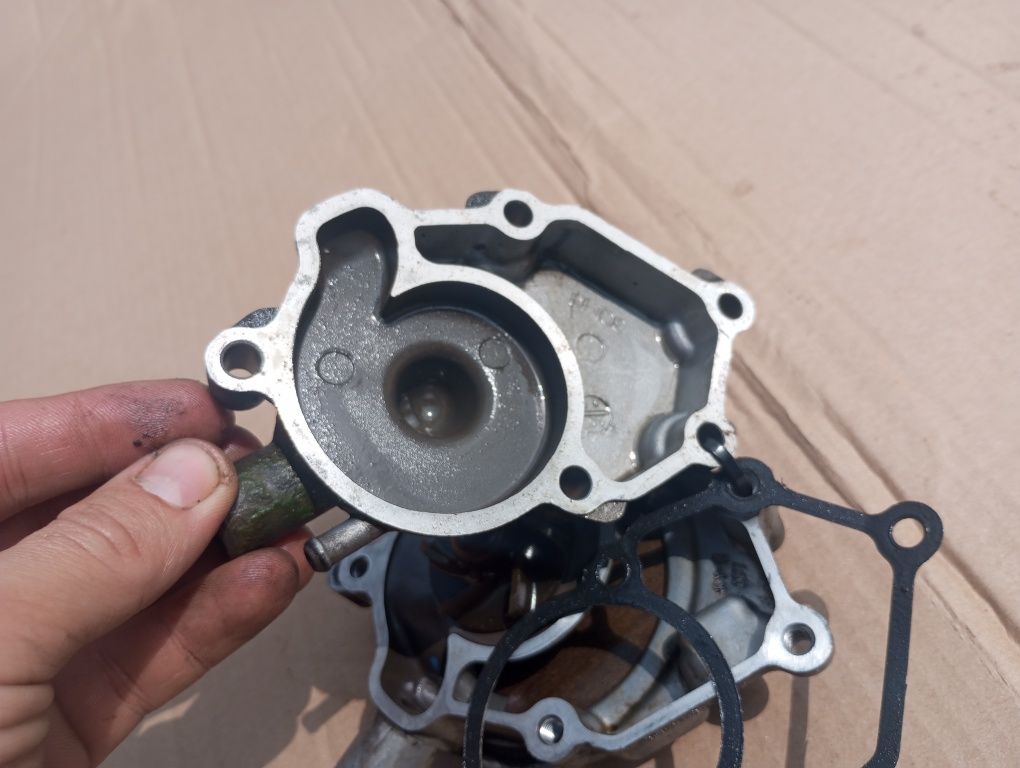 Witam do sprzedania pompa wody WR Yamaha YZF 125 r yzf125 yzf125r B5