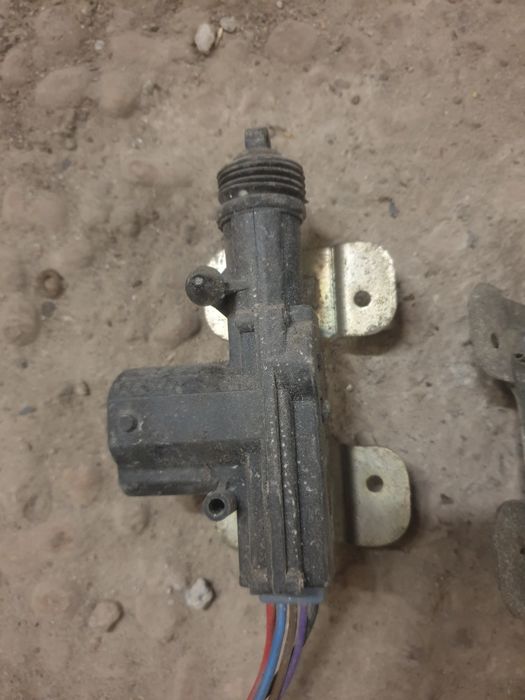 Склопідйомники центральний замок