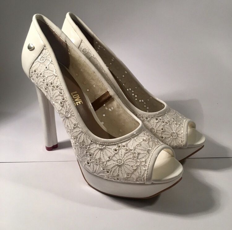 Nowe białe buty ślubne na obcasie Love Moschino Peeptoe [39]